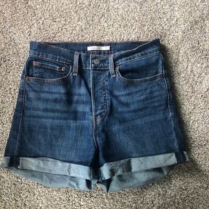 Levi high waisted shorts
